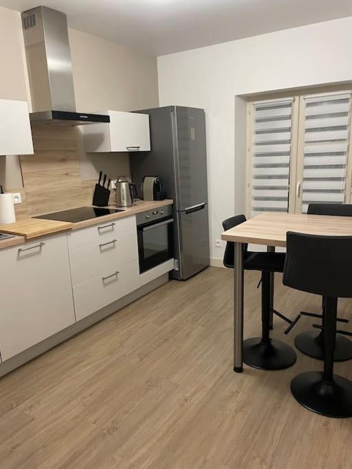 Bel Appartement / Troyes Saint-Parres-aux-Tertres Buitenkant foto