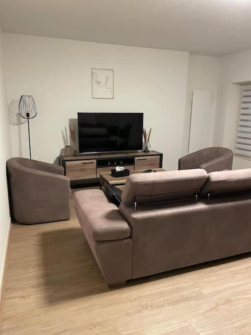 Bel Appartement / Troyes Saint-Parres-aux-Tertres Buitenkant foto