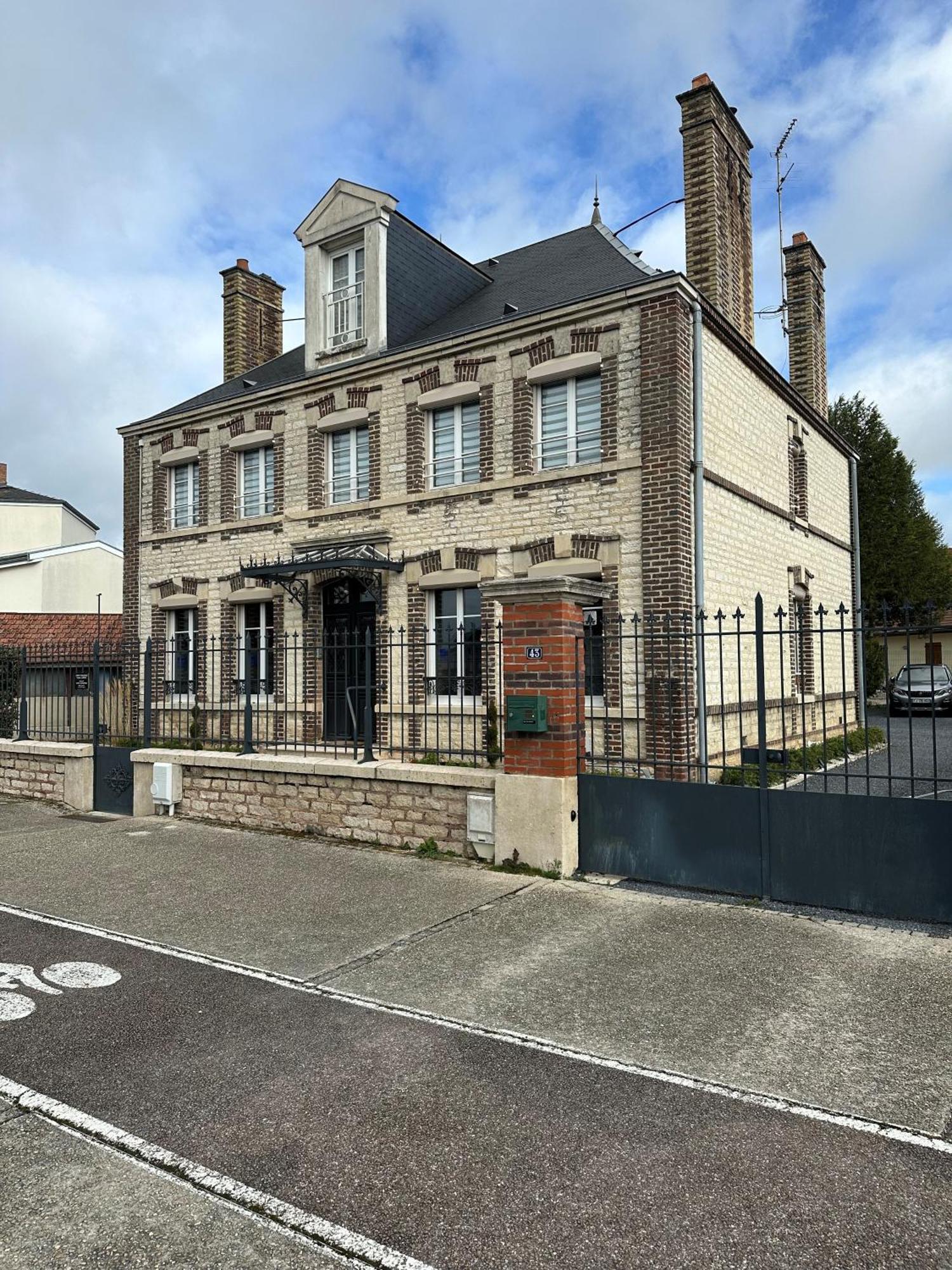 Bel Appartement / Troyes Saint-Parres-aux-Tertres Buitenkant foto